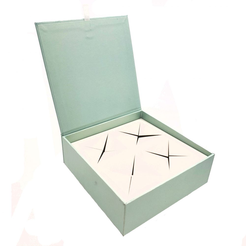 Rigid Hinged Magnetic Box with Paper Blister